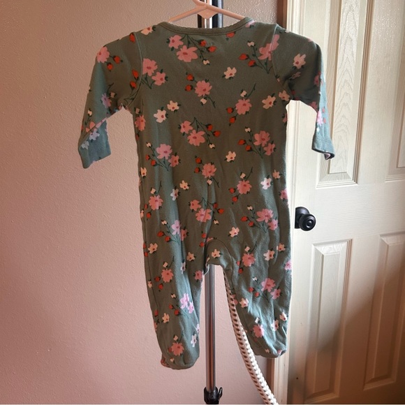 Carter's Footies Set of 2. Zipper. Green and Pink Floral & Fruit design. 3-6m - Picture 3 of 7